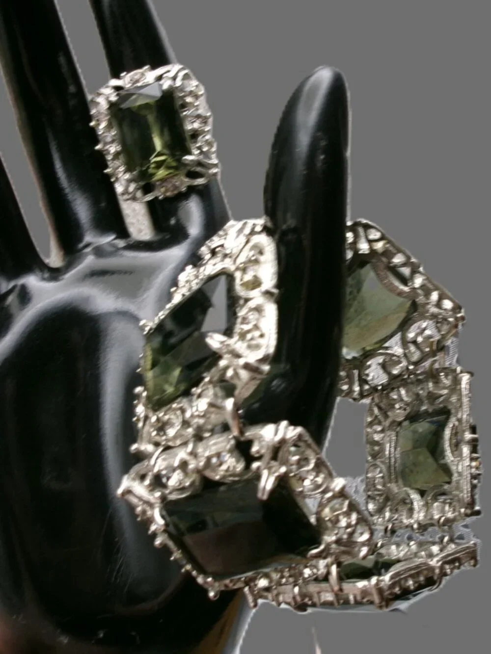 Sarah Coventry Celebrity Complete Parure Set, Bracelet, Brooch, Earrings Ring